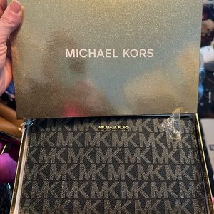 Mk wristlet